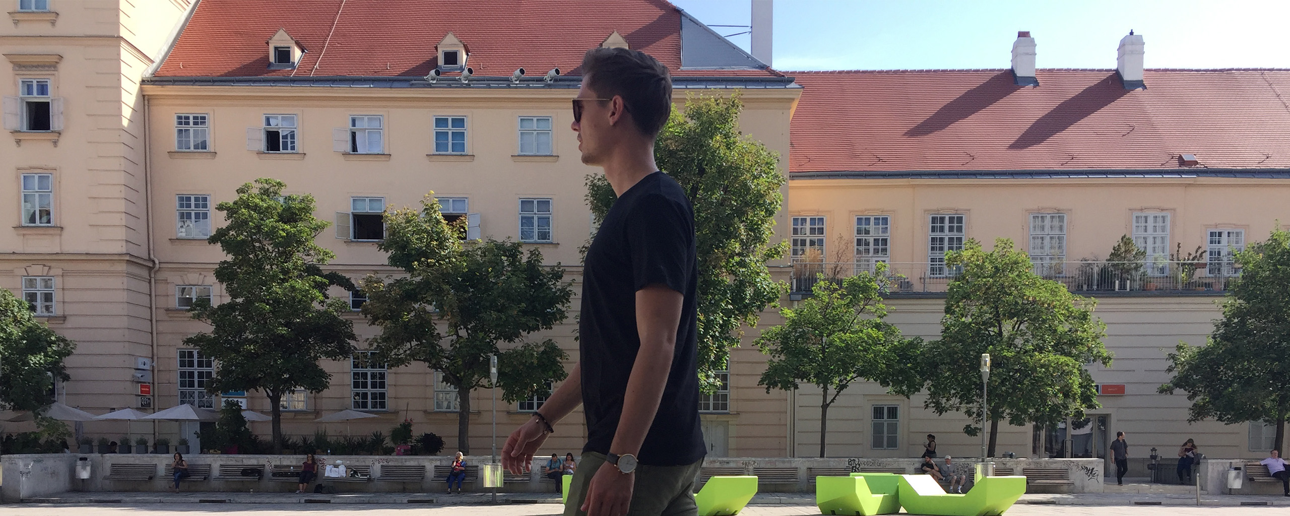 Fedor Holx walking around MuseumsQuartier
