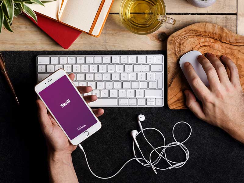 Skrill app on keyboard